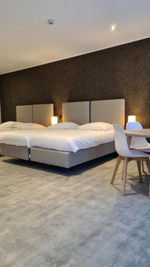 Hotel La Reine & Restaurant 4*